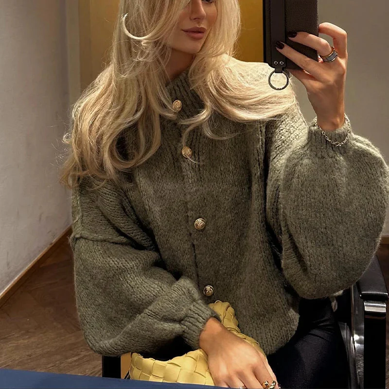 Gebreid damesvest met knopen – Oversized model met ballonmouwen