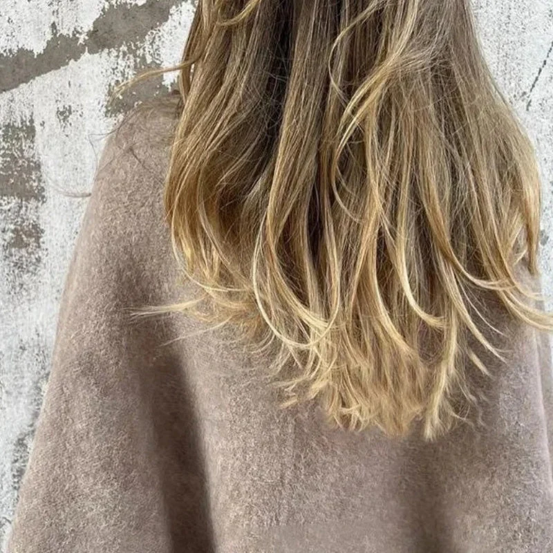 Maud – Korte Jas met Wollook en Drukknoopsluiting