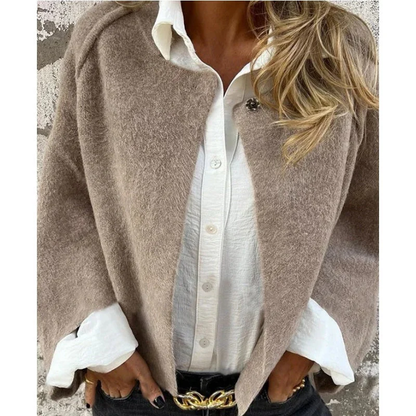 Maud – Korte Jas met Wollook en Drukknoopsluiting